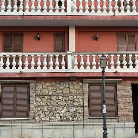 Casa Vacanza Donna Laura Barcellona-Pozzo di Gotto Exteriör bild