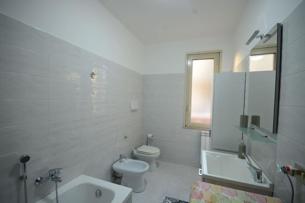 Casa Vacanza Donna Laura Barcellona-Pozzo di Gotto Exteriör bild